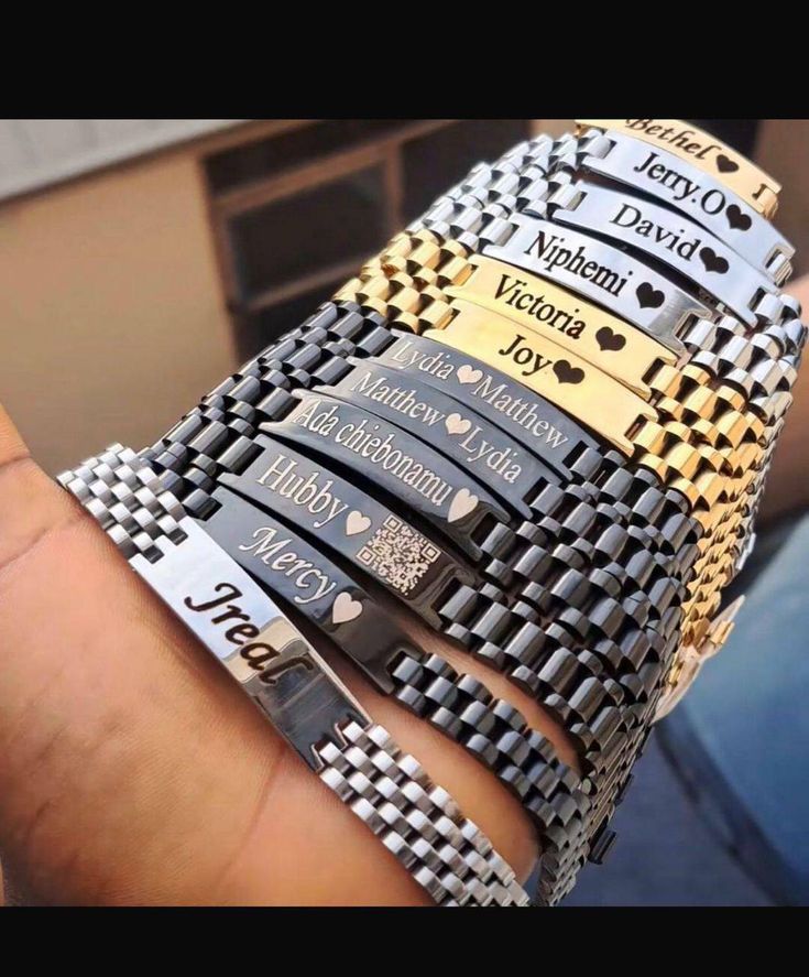 𝐓𝐡𝐞 𝐑𝐨𝐥𝐞𝐱 𝐏𝐫𝐞𝐬𝐢𝐝𝐞𝐧𝐭𝐢𝐚𝐥 𝐁𝐫𝐚𝐜𝐞𝐥𝐞𝐭