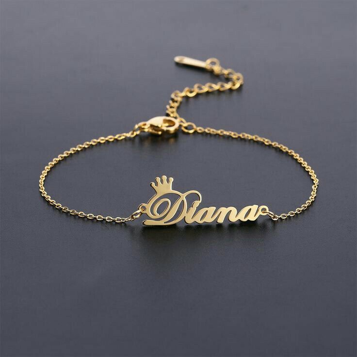 𝗧𝗵𝗲 𝗤𝘂𝗲𝗲𝗻 𝗕𝗿𝗮𝗰𝗲𝗹𝗲𝘁