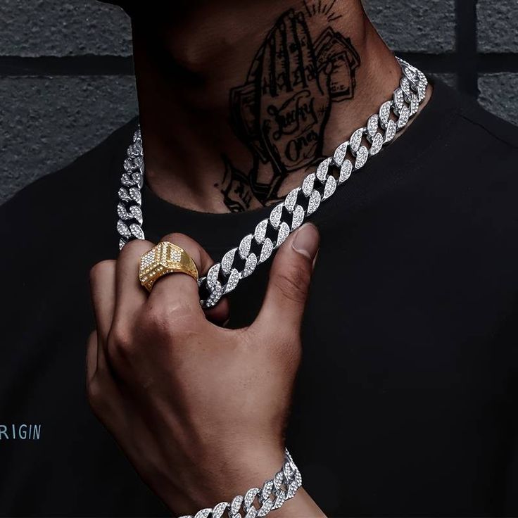 𝗧𝗵𝗲 𝗜𝗰𝗲 𝗖𝘂𝗯𝗮𝗻 𝗖𝗵𝗮𝗶𝗻